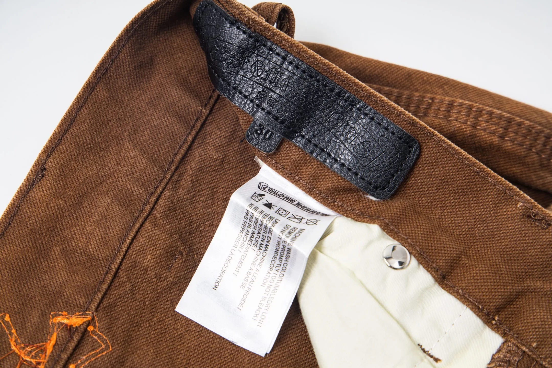 P290 Chrome Hearts Chrome Hearts Brown Logging Orange Multi-leather Jeans Multi-leather standard workwear jeans and jeans need to be washed and then disassembled and hand-stitched with sheepskin cross leather and then spliced to complete. The whole process is too complicated to describe. About Chrome Hearts This is an extremely luxurious fashion brand that can also be called the nobility of the high street. It has always been an exclusive brand for some hipsters or the second generation of rich people. Compared with ordinary high streets, it is more luxurious and noble. Compared with luxury brands, it is more fashionable and individual. It has always been a brand that I have a special liking for. Style number: 1787# Color: Brown Size: 28 30 32 34 36